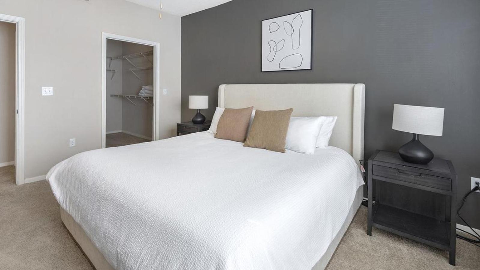 Landing Modern With Amazing Amenities Apartment